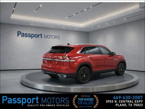 Used 2025 Volkswagen Atlas Cross Sport SE w/ Panoramic Sunroof Package AWD/4WD image 4