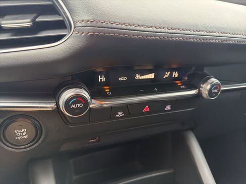 Used 2019 MAZDA MAZDA3 Base image 30