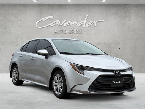 Used 2024 Toyota Corolla LE FWD image 2