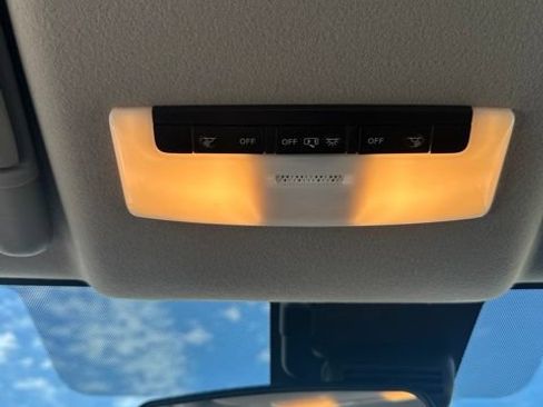 Used 2025 Nissan Versa SV w/ Trunk Package FWD image 35
