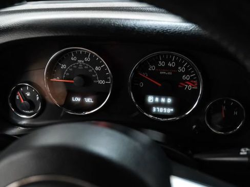 Used 2016 Jeep Wrangler Unlimited Rubicon AWD/4WD image 15