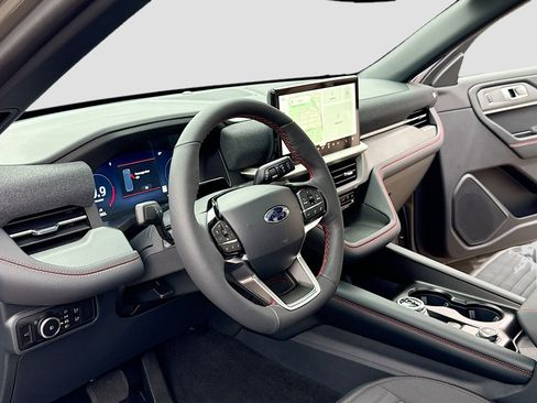 New 2026 Ford Explorer ST-Line w/ ST-Line Street Pack image 4