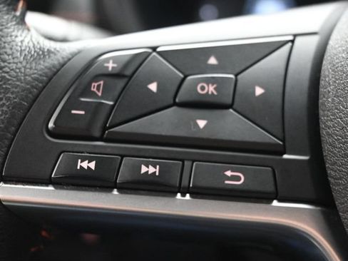 Used 2023 Nissan Kicks SR w/ SR Premium Package FWD image 28