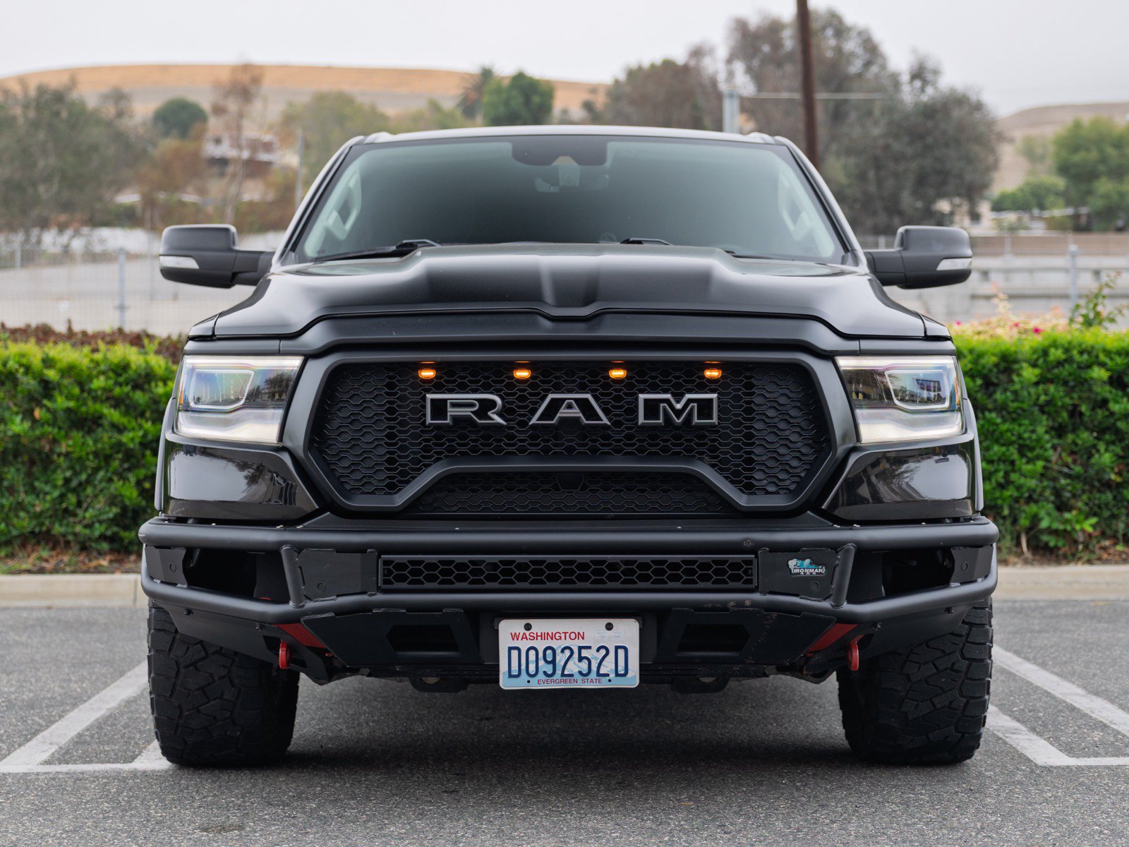 Used 2022 RAM 1500 Laramie AWD/4WD image 2