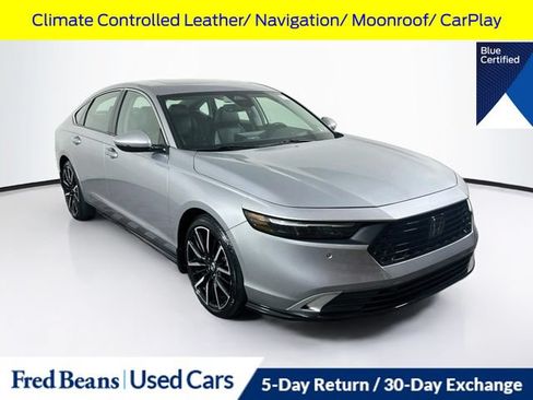 Used 2023 Honda Accord Touring image 1