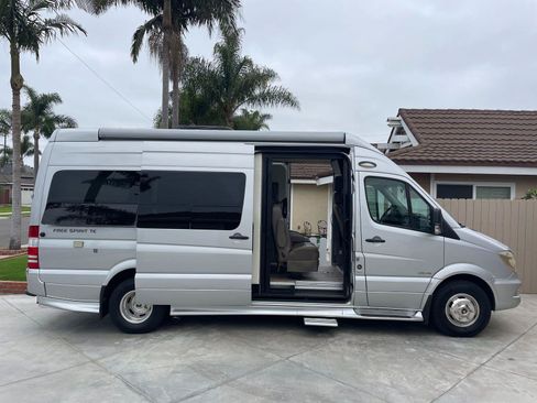 Used 2014 Mercedes-Benz Sprinter 3500 image 2