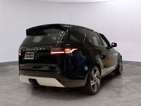 Used 2025 Land Rover Discovery Metropolitan Edition AWD/4WD image 9