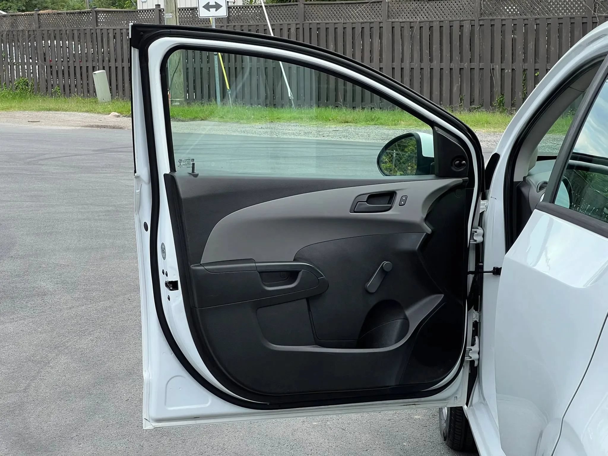 Used 2017 Chevrolet Sonic LT FWD image 32
