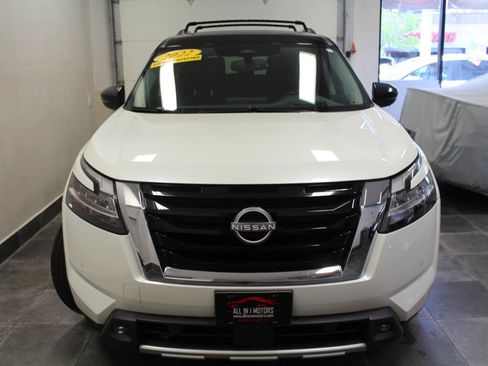 Used 2022 Nissan Pathfinder Platinum w/ Cargo Package AWD/4WD image 2