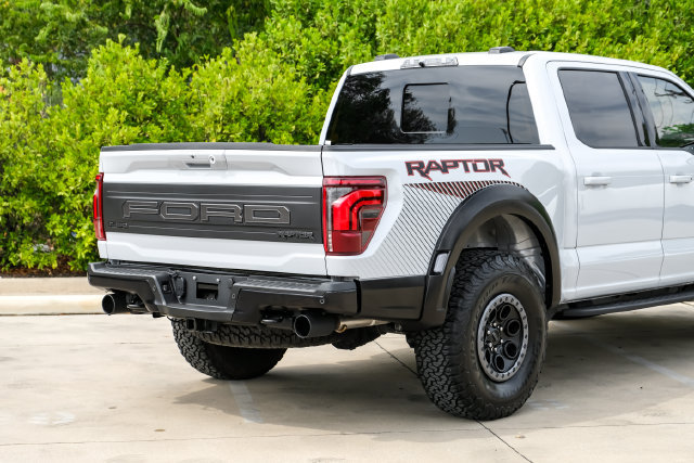 Used 2025 Ford F150 Raptor AWD/4WD image 9