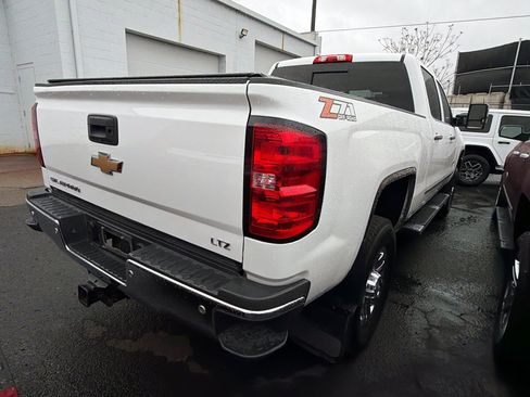 Used 2016 Chevrolet Silverado 2500 LTZ image 2