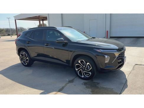 New 2026 Chevrolet Trax RS image 2