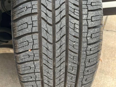 Used 2019 Land Rover Range Rover Velar R-Dynamic SE image 13