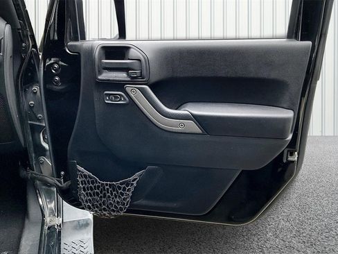 Used 2014 Jeep Wrangler Unlimited Sport w/ Power Convenience Group image 25