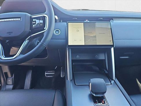 Used 2025 Land Rover Discovery Sport Dynamic SE image 23