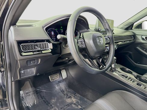 Used 2025 Honda Civic Sport image 10