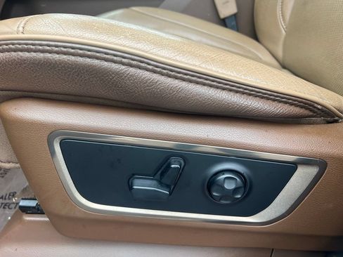 Used 2019 RAM 1500 Laramie Longhorn AWD/4WD image 13