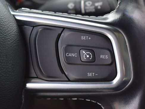 Used 2021 Jeep Gladiator Overland AWD/4WD image 8