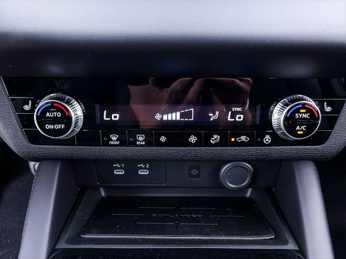 New 2026 Mitsubishi Outlander SE FWD image 16