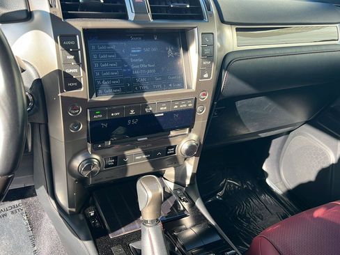 Used 2021 Lexus GX 460 Premium w/ Premium Package image 25