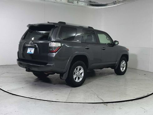 Used 2019 Toyota 4Runner SR5 Premium image 2