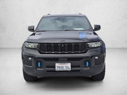 Used 2023 Jeep Grand Cherokee Trailhawk w/ Luxury Tech Group III AWD/4WD image 2