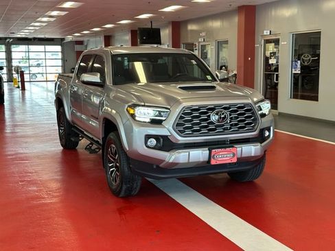 Certified 2023 Toyota Tacoma TRD Sport AWD/4WD image 2