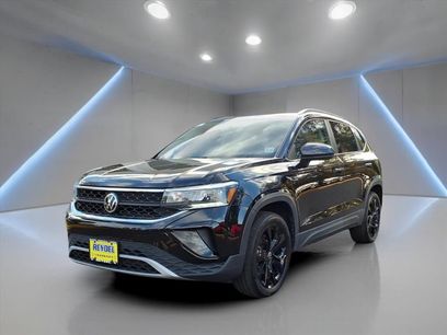 Certified 2022 Volkswagen Taos SE w/ Panoramic Sunroof Package