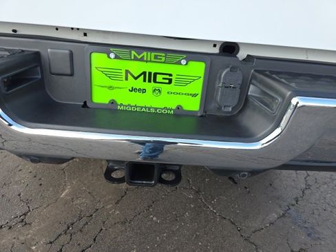 Used 2024 RAM 2500 Big Horn w/ Safety Group image 9