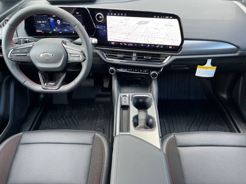 New 2026 Chevrolet Equinox EV RS w/ Convenience Package II AWD/4WD image 3