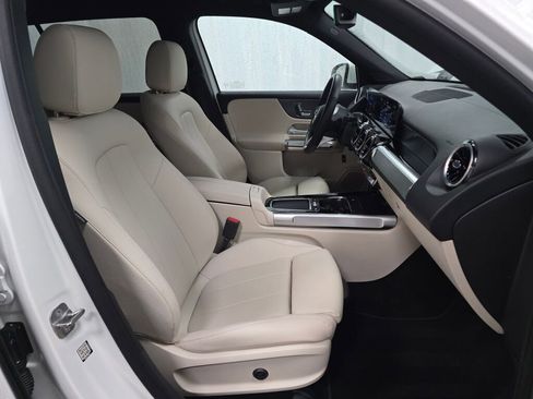 Certified 2025 Mercedes-Benz GLB 250 4MATIC image 26