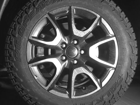 Used 2025 Jeep Compass Trailhawk image 12