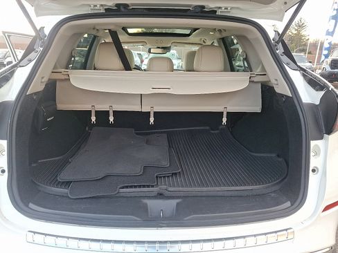 Used 2020 Nissan Murano SV w/ Premium Package image 28