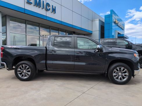 Used 2024 Chevrolet Silverado 1500 LT AWD/4WD image 6
