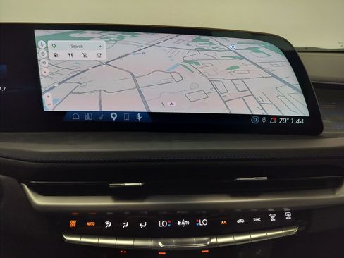 Used 2025 Cadillac XT4 Sport FWD image 17