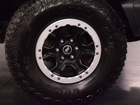 Used 2023 Ford Bronco Badlands image 10