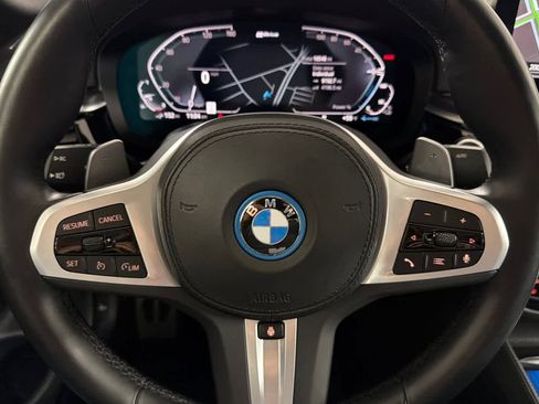 Used 2023 BMW 530e w/ M Sport Package image 23