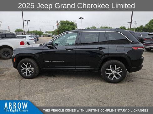 Used 2025 Jeep Grand Cherokee Limited AWD/4WD image 7