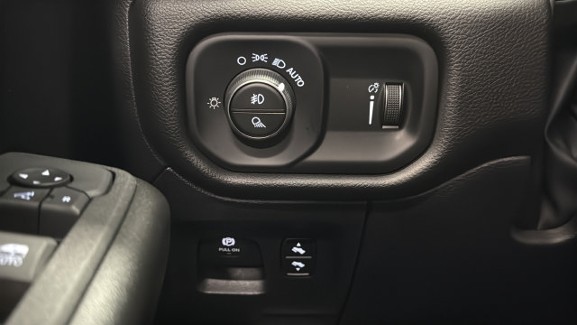 Used 2025 RAM 1500 Big Horn AWD/4WD image 30