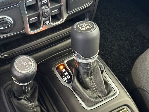 New 2026 Jeep Gladiator Sport AWD/4WD image 22