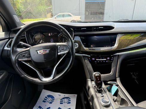 Used 2020 Cadillac XT6 Premium Luxury FWD image 7