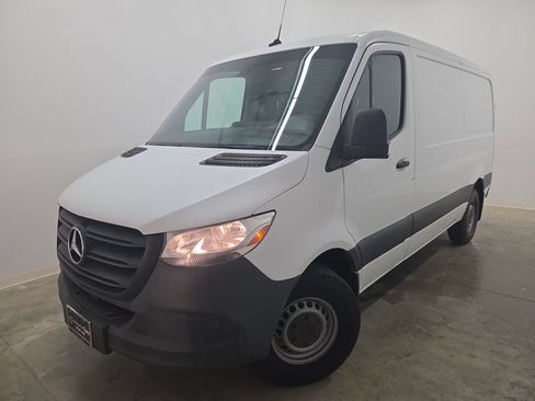 Used 2021 Mercedes-Benz Sprinter 2500 image 31
