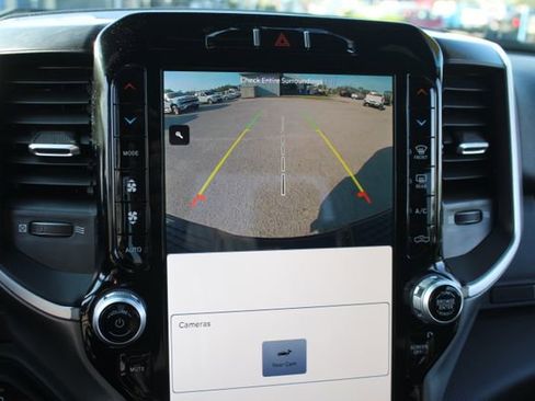 Used 2024 RAM 2500 Big Horn w/ Sport Appearance Package image 25