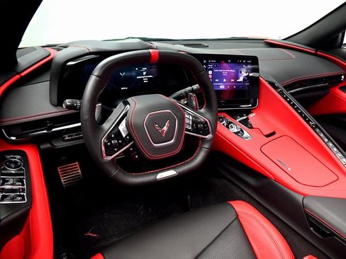 Used 2025 Chevrolet Corvette Z06 RWD image 16