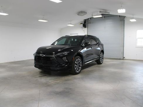 Used 2023 Chevrolet Blazer RS w/ Enhanced Convenience Package FWD image 4