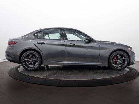 Used 2019 Alfa Romeo Giulia Ti w/ TI Performance Package AWD/4WD image 3