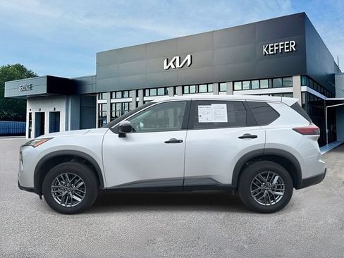 Used 2025 Nissan Rogue S AWD/4WD image 5