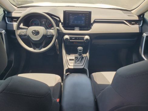 Used 2020 Toyota RAV4 LE FWD image 24