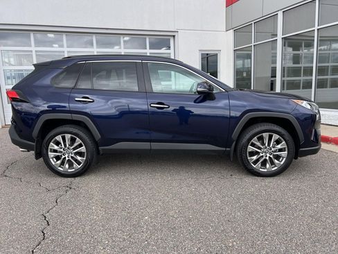 Used 2020 Toyota RAV4 Limited w/ Limited Grade Weather Package AWD/4WD image 15