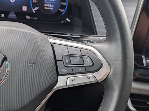 Used 2024 Volkswagen Atlas Cross Sport SEL R-Line AWD/4WD image 29